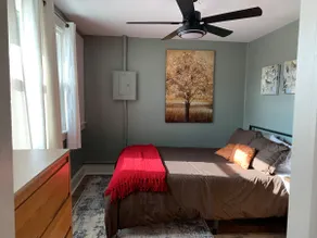 Great location! Close to downtown. - Image 4
