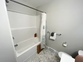 Quiet, clean, one bedroom suite - Image 5