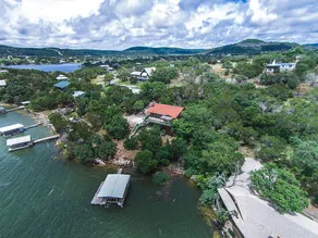 All Decked Out! Lake Buchanan Waterfront home - Image 3