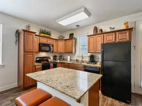 Spring is Here! - Family Friendly, 2B/2Ba, HT OPEN - Image 5