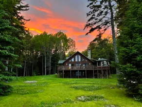 Luxe Waterfront Cabin Getaway on Private Peninsula - Image 3