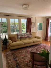 Lovely Folk Victorian Cottage in Historic District - Image 3