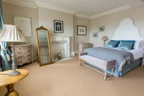 No1 Woodstock - Image 2