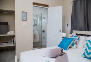 INTIMATE@CONFORTABLE One Bedroom Apartment - Image 2