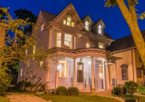 Upper East Side Victorian with 9 bedrooms! - Image 4