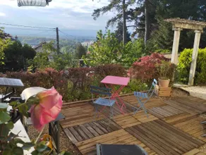 Garden Level in a Cozy House - Image 5