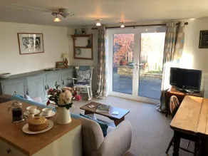 Country cottage in a Cotswold village - Image 5