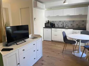The Minimalist, Air-Conditioned, Quiet and Right in the Heart of the City - Image 3