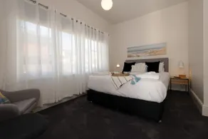 The Lollyshop Apartment in Battery Point - Image 2