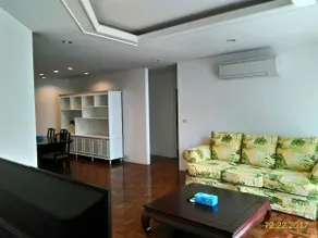 Mid Town Condo 3 bedrooms near Skytrain - Image 2