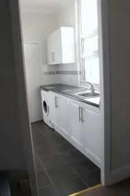 Entire Tettenhall apartment with a view - Image 4