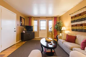 Cozy 2-Bedroom in Balwynne Park-City Ave/St. Joes - Image 2