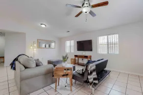 Cheerful 4-bedroom - Image 4