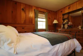 Ahwahnee-be Vintage Cabin - Walk to town! - Image 5
