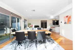 Classic and luxuries Taste Glen Centre 4beds Home - Image 5