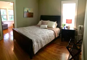 Upscale Urban Retreat 1 bedroom, ground Floor - Image 4