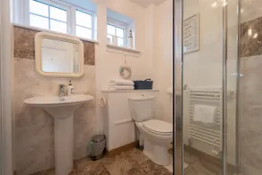 Delightful Annexe Apartment in St Andrews - Free Parking - Image 4