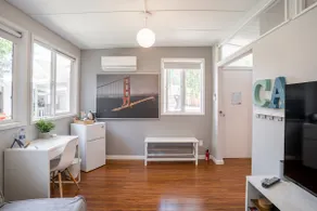 Mid Century Modern Guesthouse - Image 4