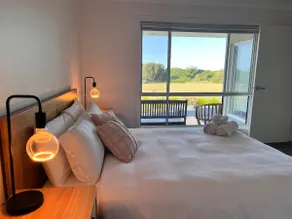 Beachside, self contained, one bedroom apartment. - Image 2