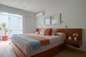 Comfort+Style. King bed. AC/heater. Near Larcomar. - Image 5