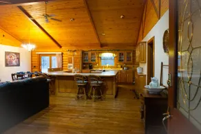 Blockhütte. 5 Meilen (Ky Lake), Kingsize-Bett, Whirlpool, Billardtisch, 1500 m² großer Veranstaltungsort! - Image 4