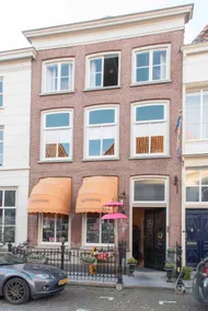 Stylish monumental building - Image 3