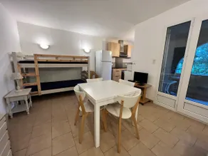 Shaded apartment with a wooden deck just a few meters from the ocean - Image 5