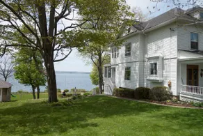 Family Friendly Village Lake House - Image 5