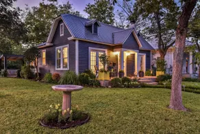 The Harty House - Walking Distance to Downtown! - Image 2