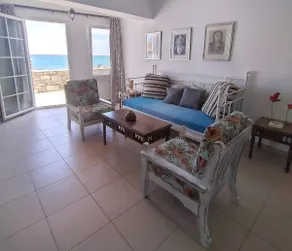 Albatross Seafront House - Image 2