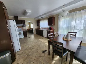 Cattlemens Quarters beautiful ranch setting with fenced yards and a great deck! - Image 4