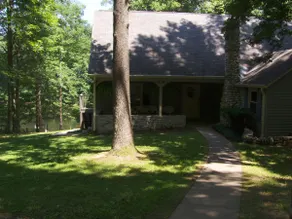 7 Bedroom Lake House with miles of Wooded Trails - Image 2