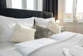 Near Hauptbahnhof | Easy checkin central Apartment - Image 5