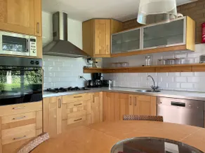 Spacious bungalow near beach and sea - Image 5