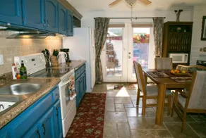 Quiet House Close to Beaches Centrally Located. - Image 5