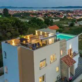 Villa Panorama with rooftop pool - Image 2