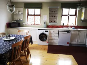 Colm's Riverside cosy villa - Image 3