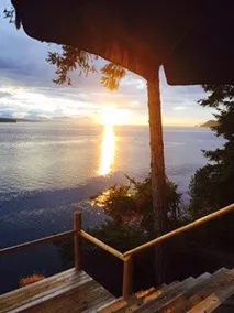 Galiano Island Home by the Sea - Image 3