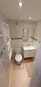 Independent studio with private parking - Image 3