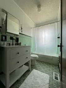 Cheerful & Quiet Bungalow on Tree-Lined Street - Image 5