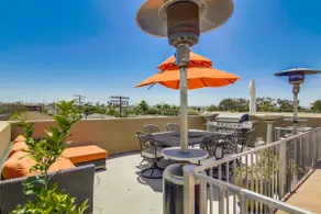 Walk to Coronado Beach, Restaurants, Rooftop Deck - Image 4