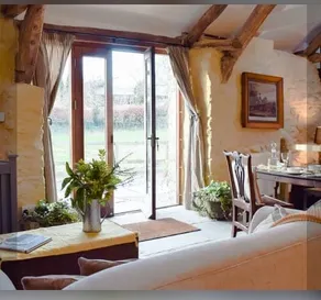 Glovers cottage private hot tub and super king - Image 3
