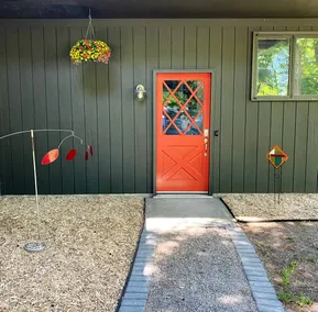 Rustic Mid Century Pool Oasis. Steps from town! - Image 3