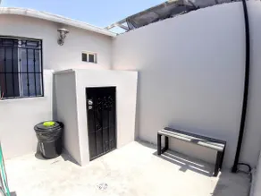 Charming residential space to the west of the city, contemporary-minimalist style, very quiet area and with quick access to roads. - Image 3