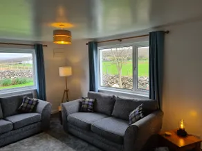 Cosy 2 bedroom cottage with woodburning stove - Image 2