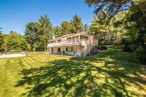 Fredelig Lakefront Retreat med udsigt - Image 3