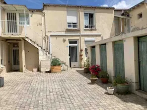 Atypical & Warm, with Courtyard • Free Parking - Image 2