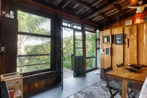 Tree House – Charming, Bathtub and Lagoon View - Image 3