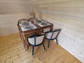 country cottage happiness - Image 2