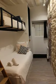 Stunning Parisian apartment~12 min from Notre-Dame - Image 4